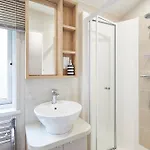 The Flamingo With Hot Tub Holiday home York