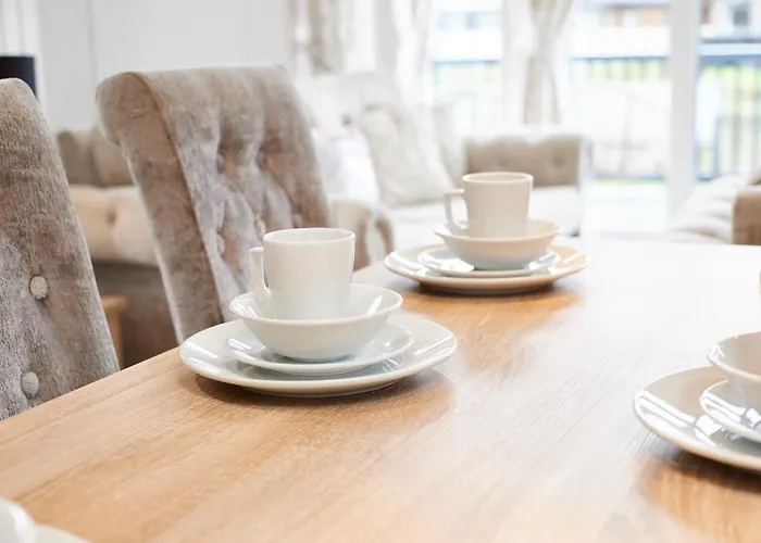 The Flamingo With Hot Tub Feriehus