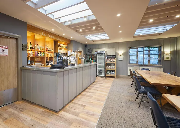 The Flamingo With Hot Tub York